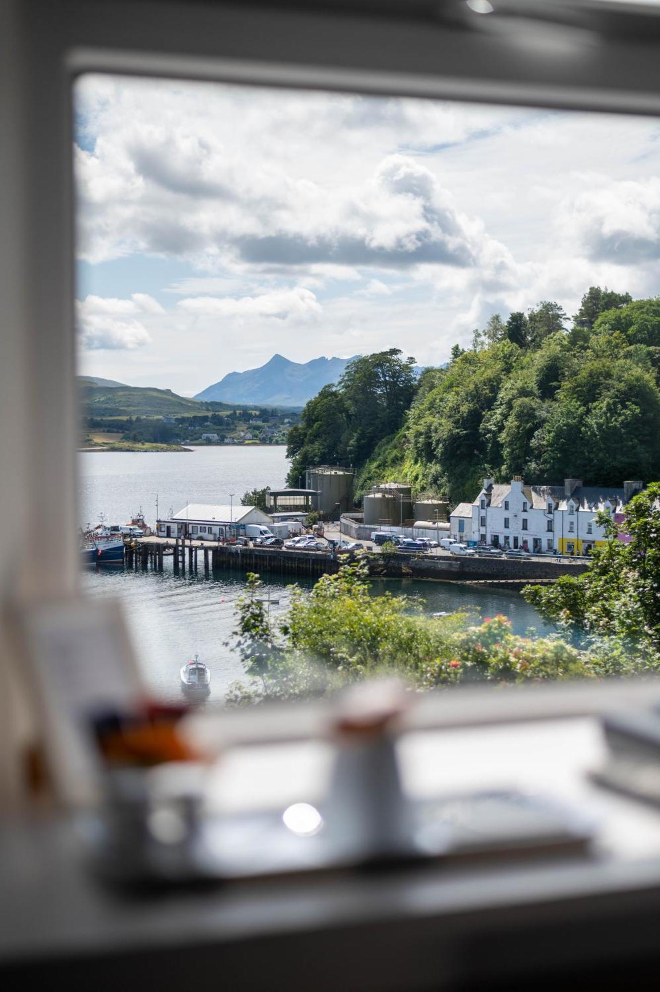 Coolin View Hotel Portree Bagian luar foto